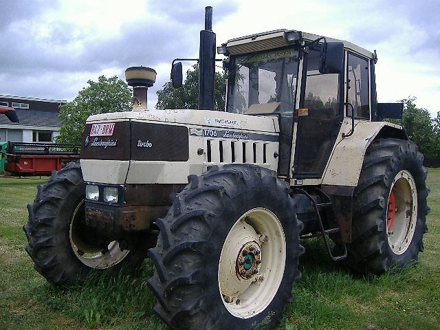http://www.tracteurpool.fr/media/5700/1495700/1952436/Lamborghini-1706-1952436.jpg?height=600&amp;width=800&amp;quality=80