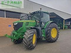 John Deere 6215r