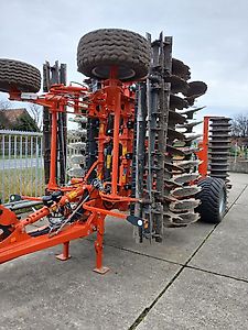 Kuhn Optimer XL5000 mit Messerwalze