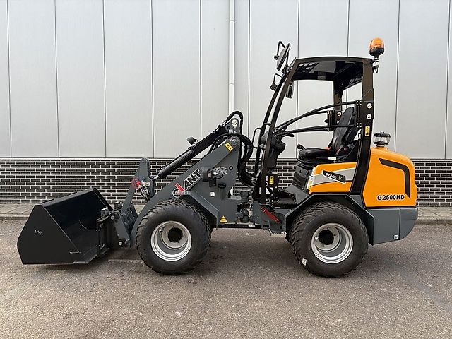 Giant G2500 HD KNIKLADER