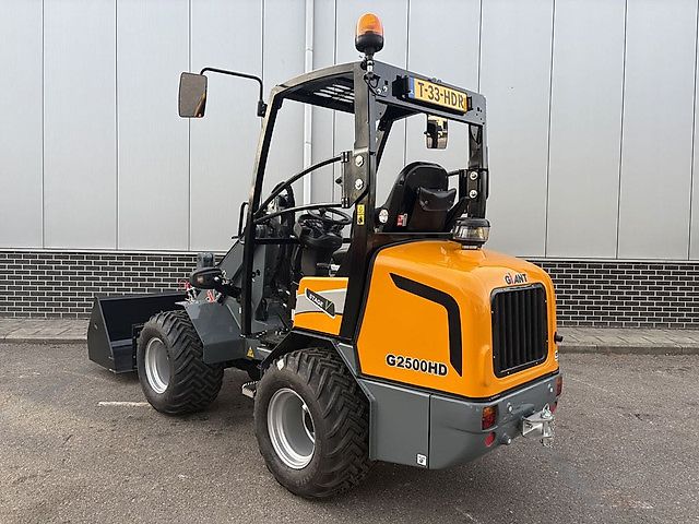 Giant G2500 HD KNIKLADER