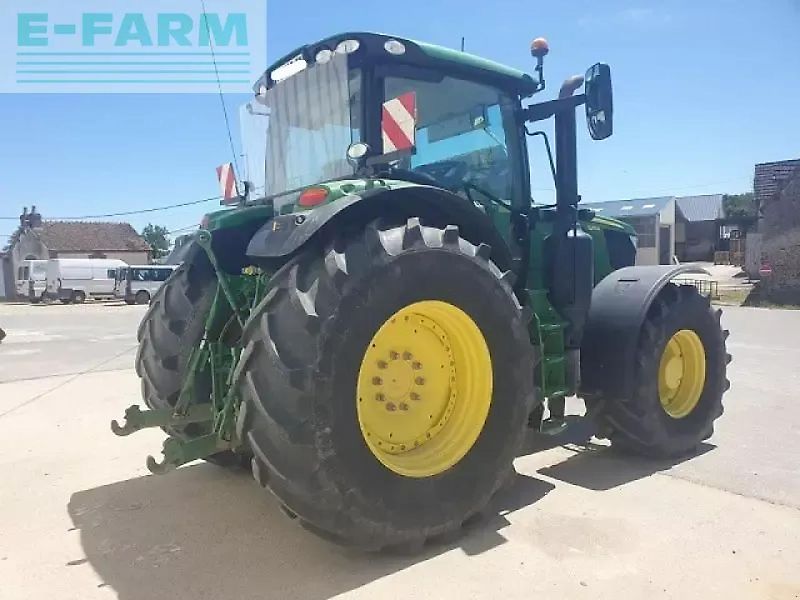 John Deere 6215r