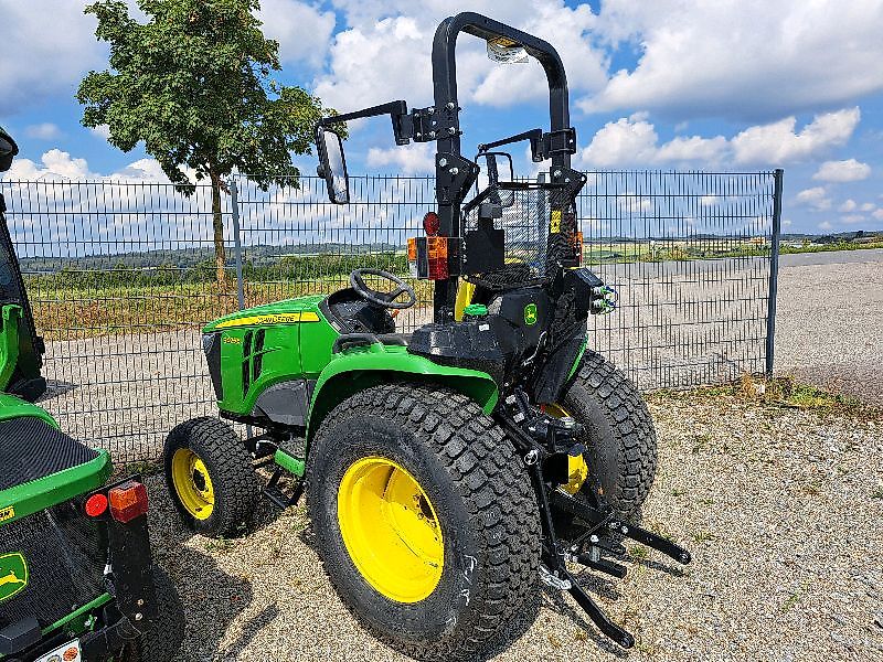 John Deere 3025E