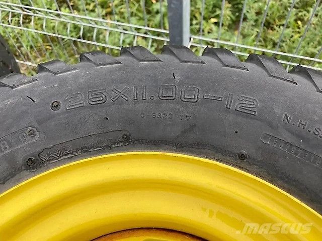 John Deere XUV835/865M/R John Deere Gator XUV veljed koos rehvidega