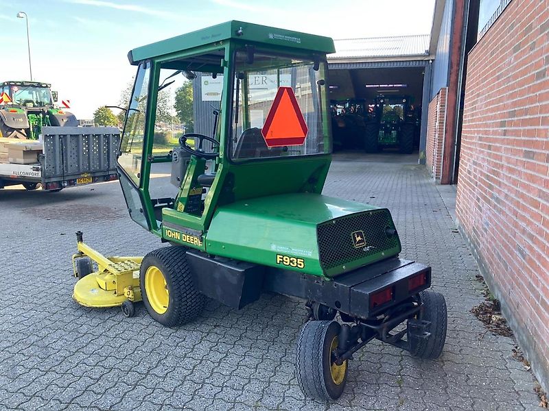 John Deere F935
