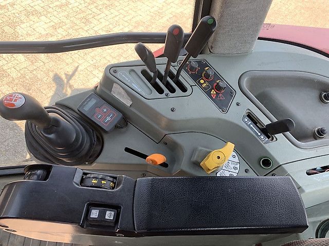 Massey Ferguson 6255 DYNASHIFT