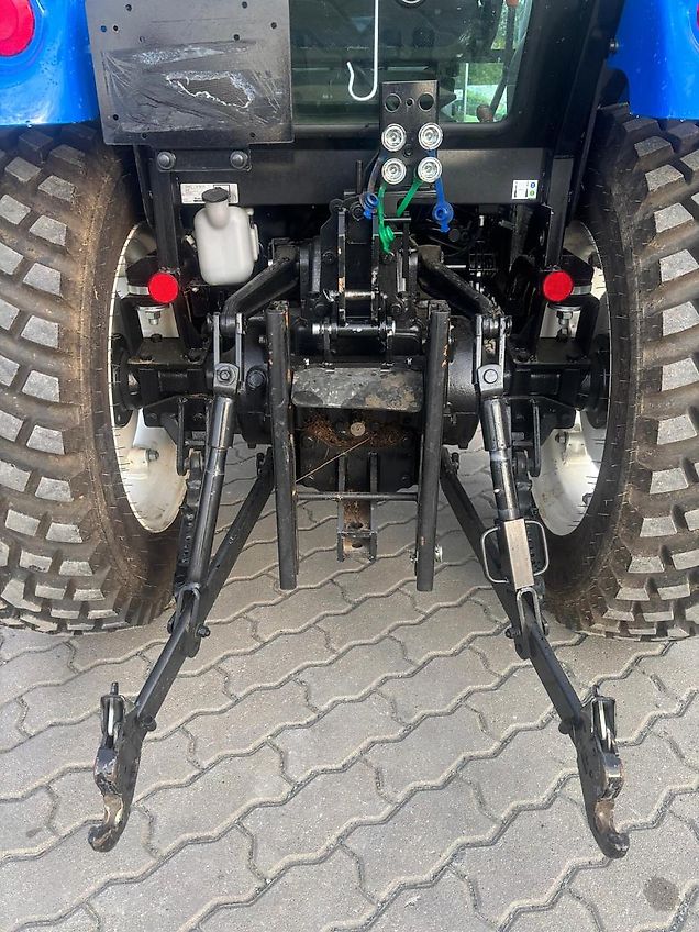 New Holland Boomer 50