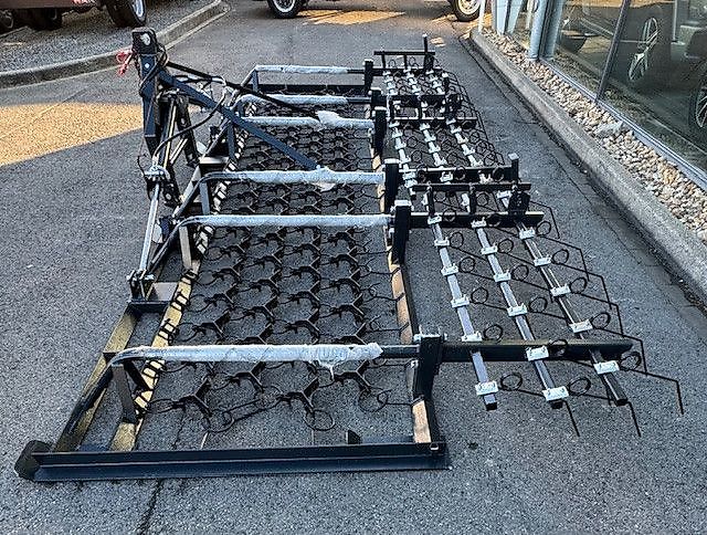 Wiesenschleppe 6m 4 R. mit Striegel hydr. klapp.