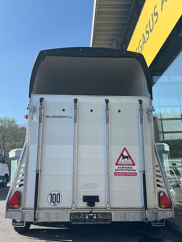 Blomert Nairobi 2 Pferdeanhänger Alu 1.Hand 2,4t.