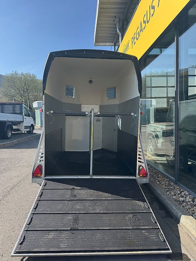 Blomert Nairobi 2 Pferdeanhänger Alu 1.Hand 2,4t.