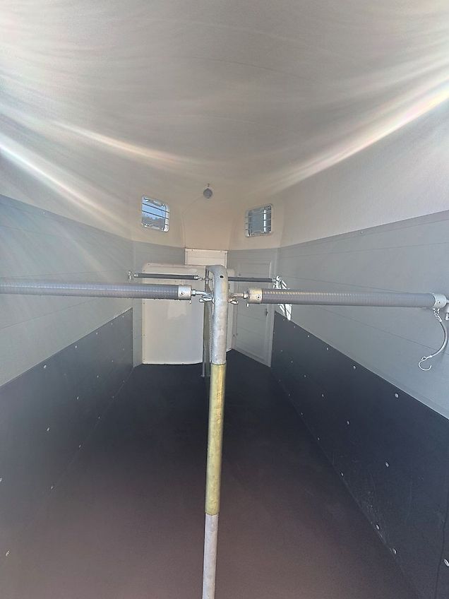 Blomert Nairobi 2 Pferdeanhänger Alu 1.Hand 2,4t.