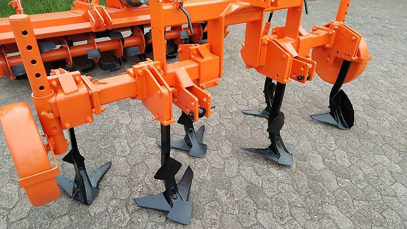 Howard HB 540 T Bodefräse 240cm Arbeitsbreite Howard Fräse mit 54 Winkelmesser 100%Optional mit Howard Vorbaugrubber Keine Maschio Kuhn Krone Celli Bodenfräse