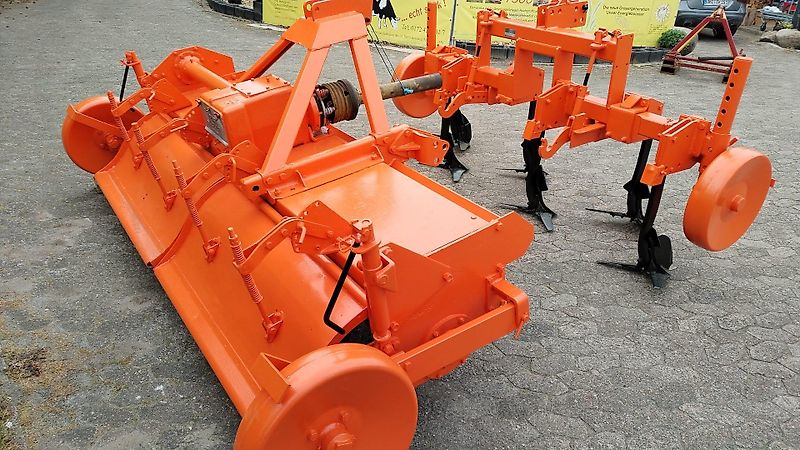 Howard HB 540 T Bodefräse 240cm Arbeitsbreite Howard Fräse mit 54 Winkelmesser 100%Optional mit Howard Vorbaugrubber Keine Maschio Kuhn Krone Celli Bodenfräse