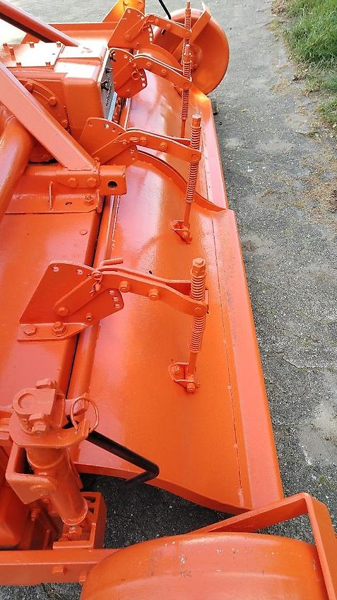 Howard HB 540 T Bodefräse 240cm Arbeitsbreite Howard Fräse mit 54 Winkelmesser 100%Optional mit Howard Vorbaugrubber Keine Maschio Kuhn Krone Celli Bodenfräse