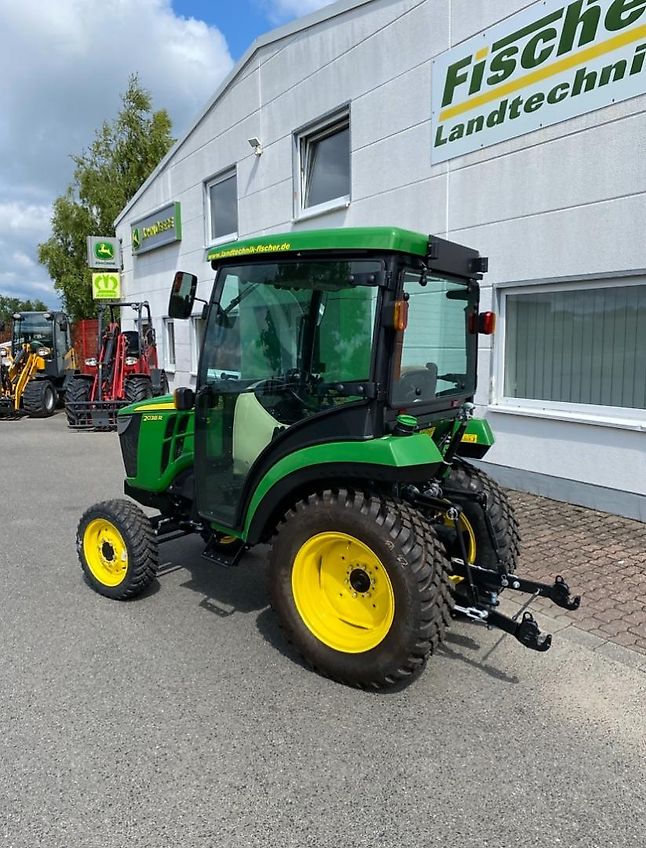 John Deere 2038R