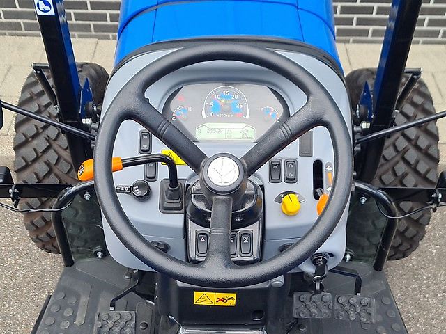New Holland BOOMER 45