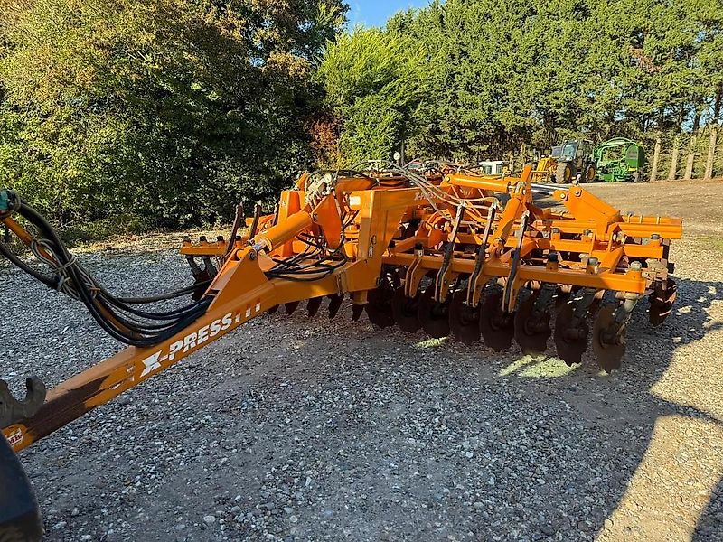 Simba X-Press Cultivator