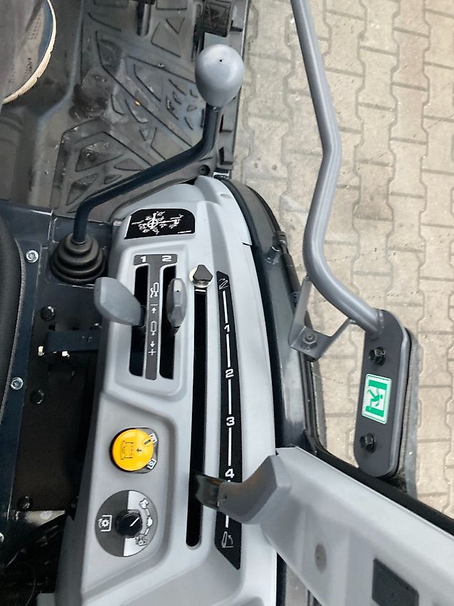 Iseki TM 4270 AHLK - Kommunal-Traktor - NEU