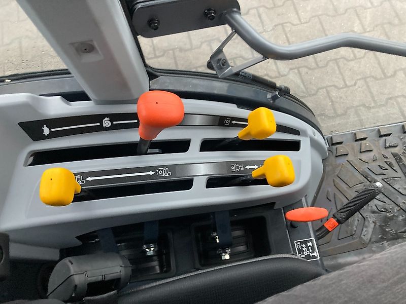 Iseki TM 4270 AHLK - Kommunal-Traktor - NEU