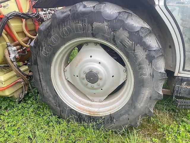 Massey Ferguson MF 380