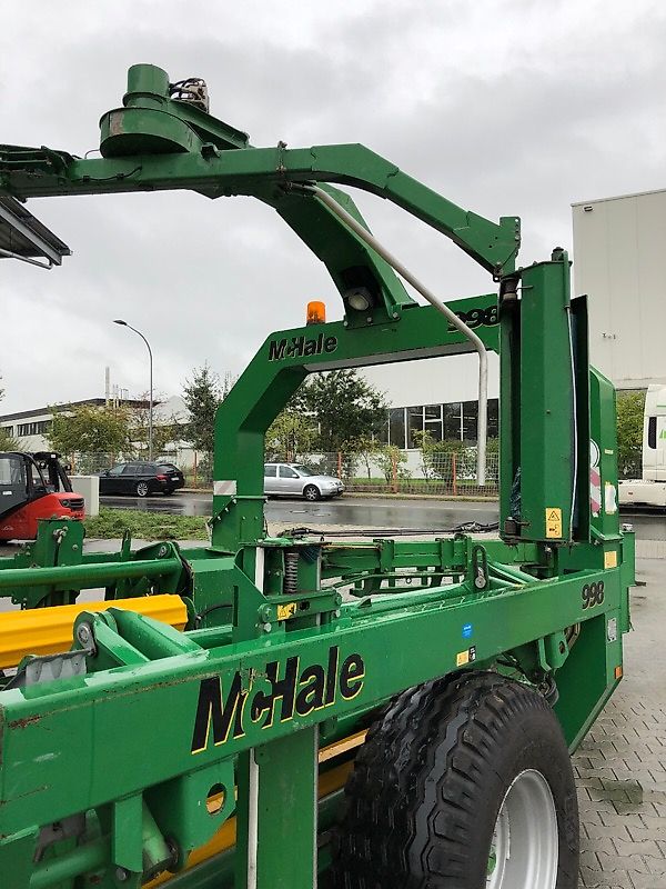 McHale 998 Vierkantballen-Wickler