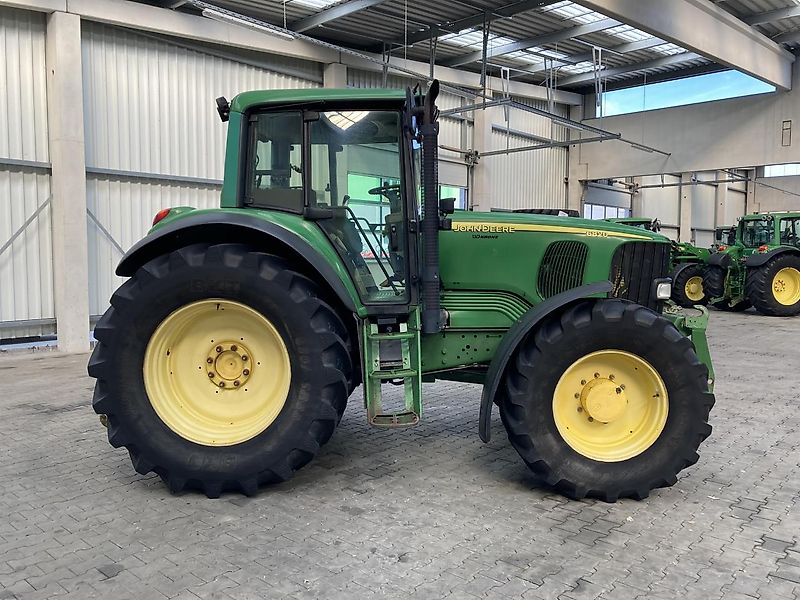 John Deere 6820
