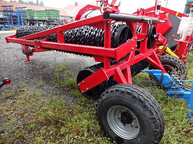 SVD- Cambridgewalze NEU -  8 Meter Sonderpreis Cambridgewalze 8 Meter- Hydraulisch- 3 teilig