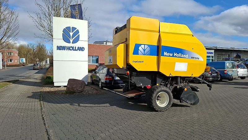 New Holland BR 7070