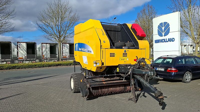 New Holland BR 7070