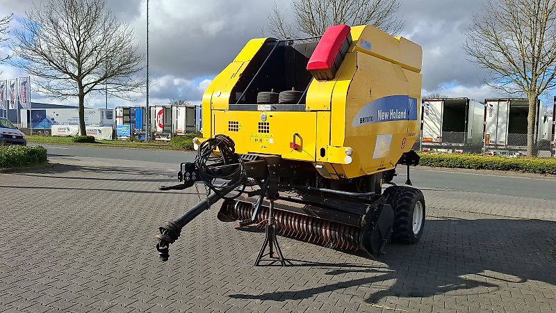 New Holland BR 7070