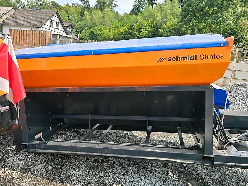Neuwertiger Schmidt Stratos S30-27 VEP-490 Salzstreuer für Hakenlift Abrollcontainer Streuautomat Winterdienst Streusilo für LKW