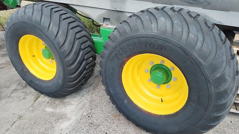 Briri Meyer-Lohne 10000 Liter Wasserwagen Güllefaß Rekordia 10000 Liter 10000 Liter Vakumtankwagen Wasserfass 10000Liter mit Tandemachse Bereifung 550/60-22.5 Profil 328 mit Möscha Schwenkverteiler
