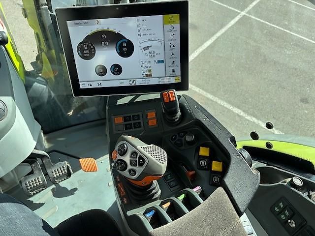 Claas Arion 660 CMATIC