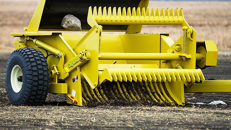 Degelman Signature 7200 - Steinsammler