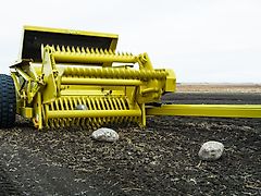 Degelman Signature 7200 - Steinsammler