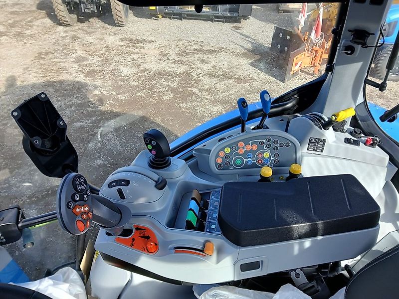 New Holland T5.110 Dynamic Command (Stage V)