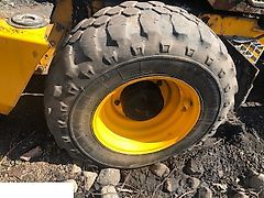 JCB 531-70 -Opona 460/70 R24 Felga 16x24 (Części zamienne)