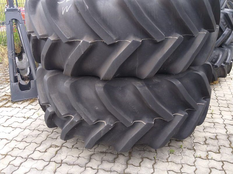 Goodyear 650/75R32 DT822