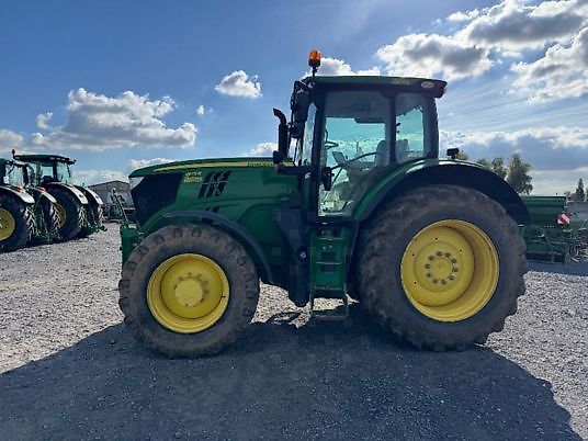 John Deere 6175R