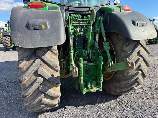 John Deere 6175R