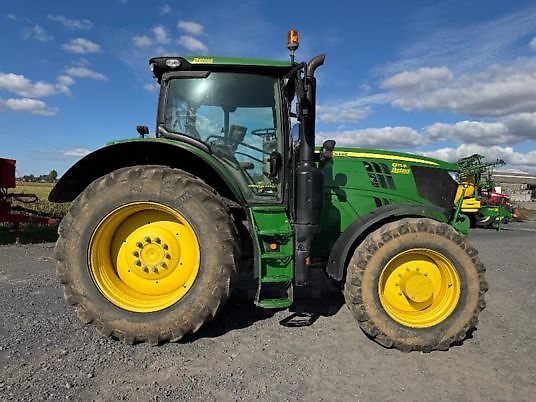 John Deere 6175R