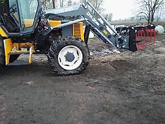 Metal-Technik Frontlader für RENAULT CERES 320 / Ładowacz do RENAULT CERES 320 / Cargadora para RENAULT CERES 320