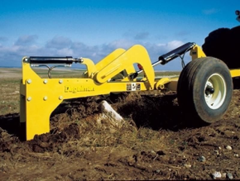 Degelman Rock Digger RD 320 - Steinsammler