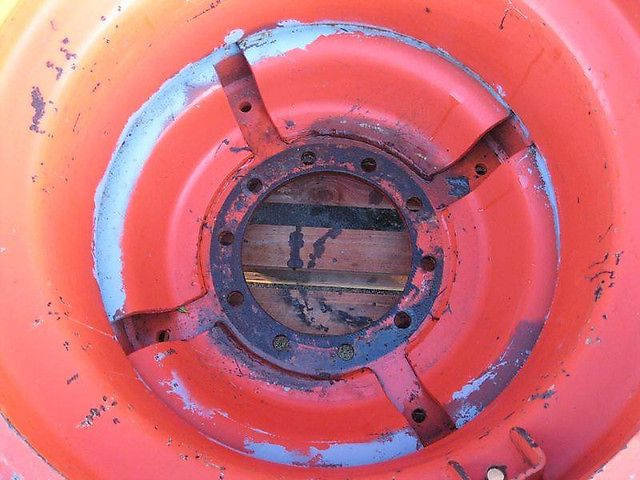 Claas Titan velgen W21x32