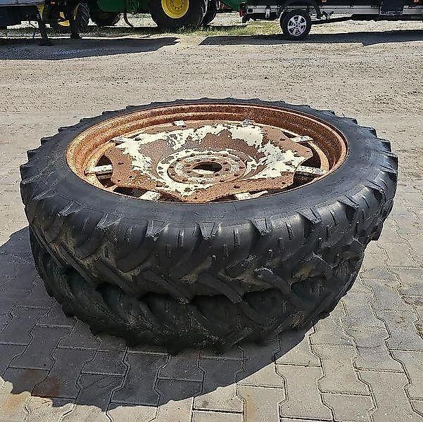 Kleber 2 Reifen mit Felgen 270/95R48 20%