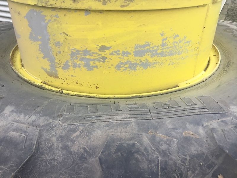 Pirelli Tvillinghjul 600/65R28