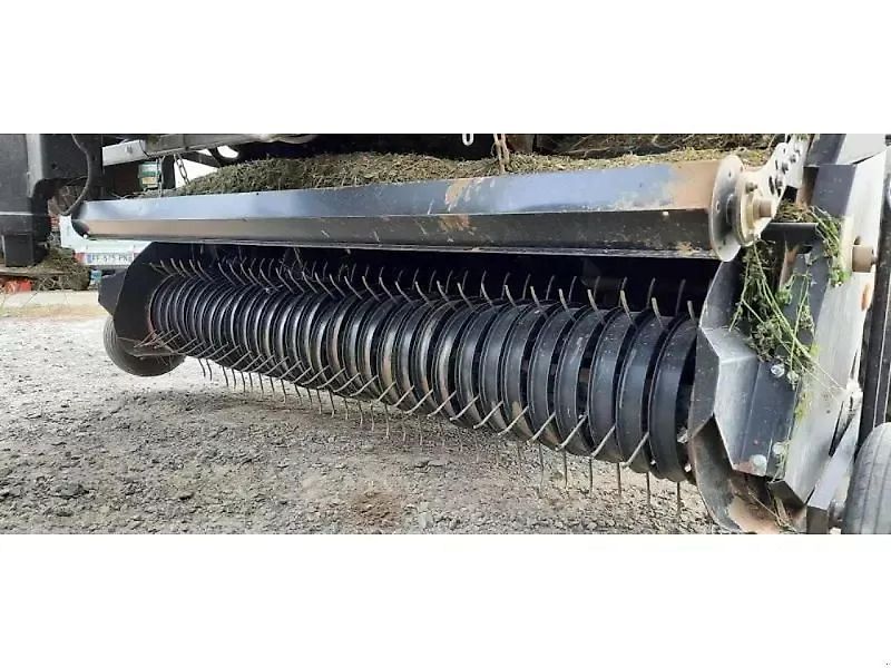 New Holland roll-belt180