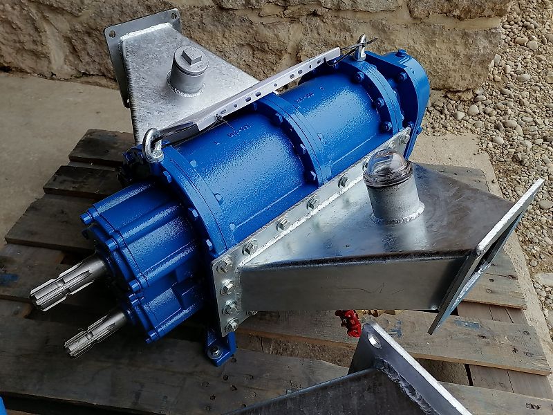 NEU Hofer !! verzinkten Dreipunktbock + Drehkolbenpumpe 5 m3 !! - Zapfwellenantrieb / Gelenkwellenantrieb - Steinfangkasten - Güllepumpe Güllezubringer Güllefass Güllewagen Biogas Gülleauflieger Gülleauflieger Pumpstation Schleppschlauch Schleppschuhverte verzinkten Dreipunktbock + Drehkolbenpumpe 5 m3 + Steinfangkasten