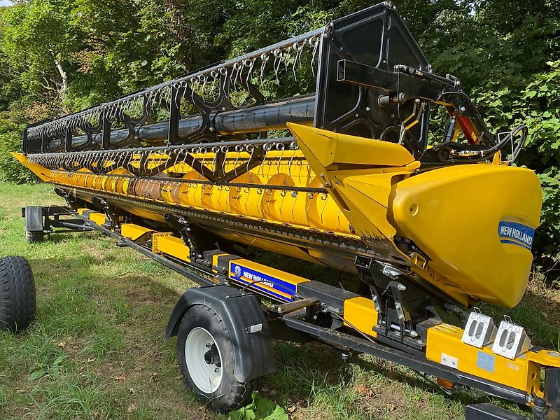 New Holland Agriculture New Holland 30FT Vari-Feed Header
