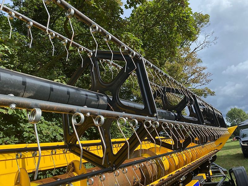 New Holland Agriculture New Holland 30FT Vari-Feed Header